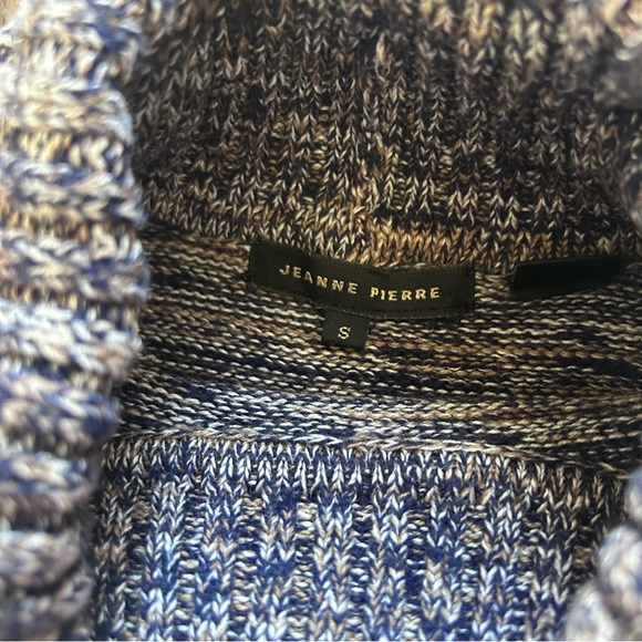 JEANNE PIERRE Blue and Cream Knit Sweater - Picture 4 of 5